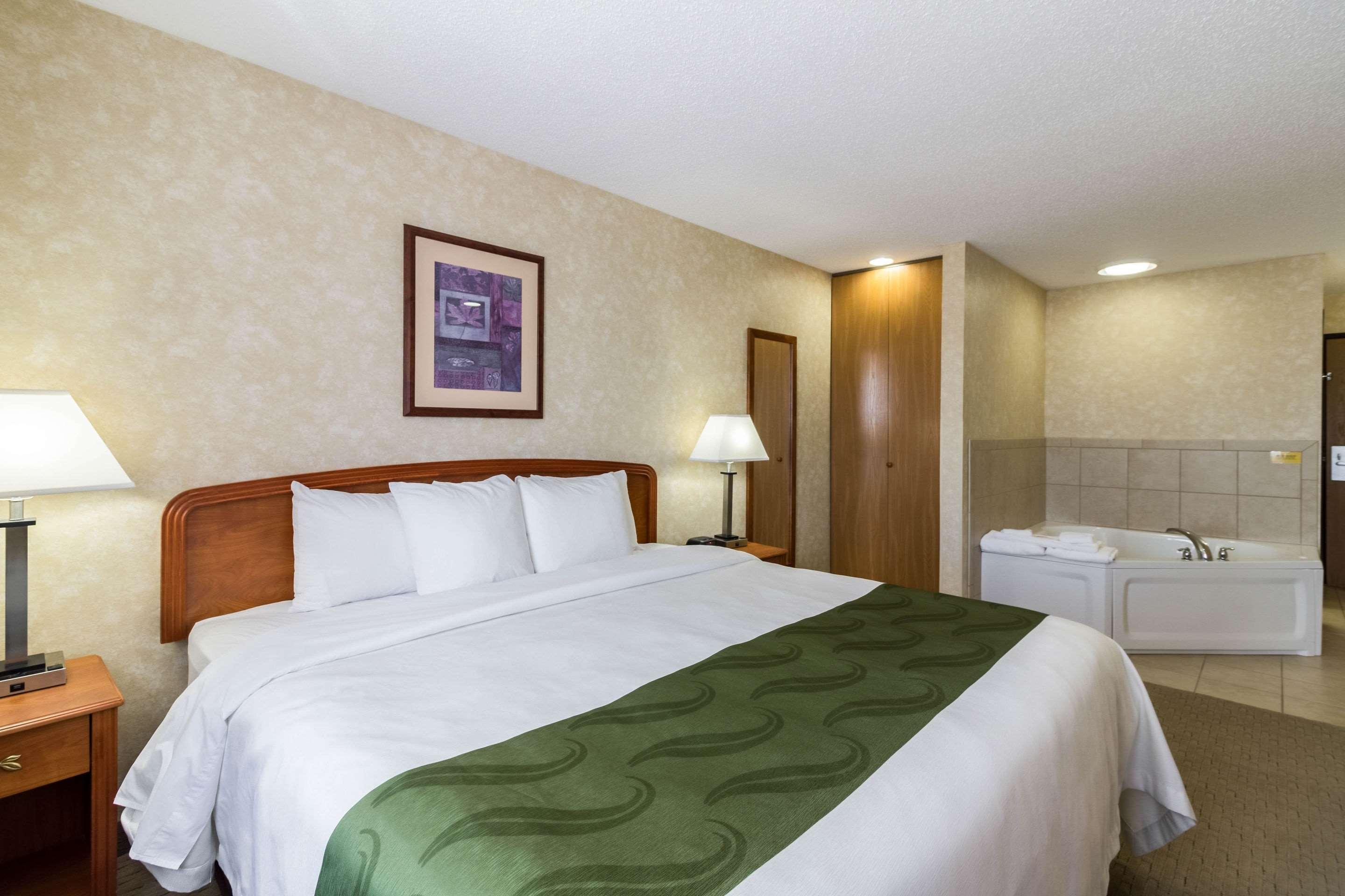 Quality Inn Marshall Mn Near University Экстерьер фото